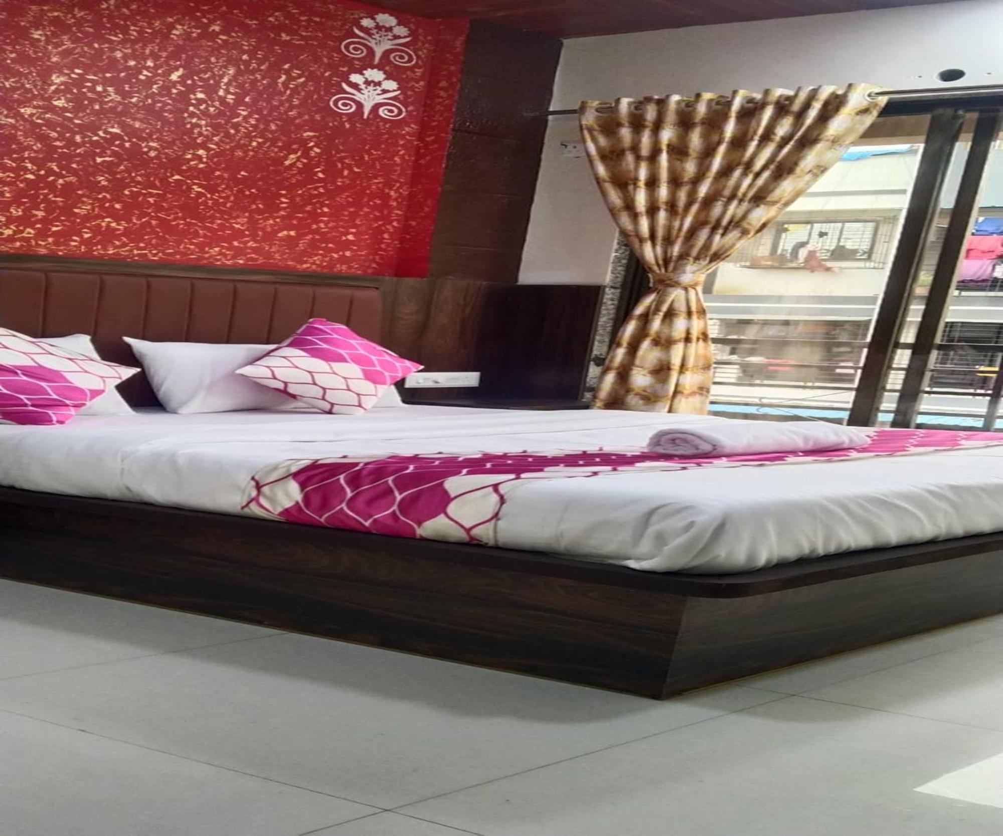 Hotel Om Sai นาวีมุมไบ ภายนอก รูปภาพ
